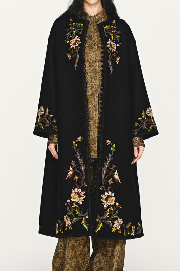 IN TO THE EAST 2025 Autumn/Winter Floral Embroidered Long Coat ITE-E1DGAW063BL22CO-HEI Black